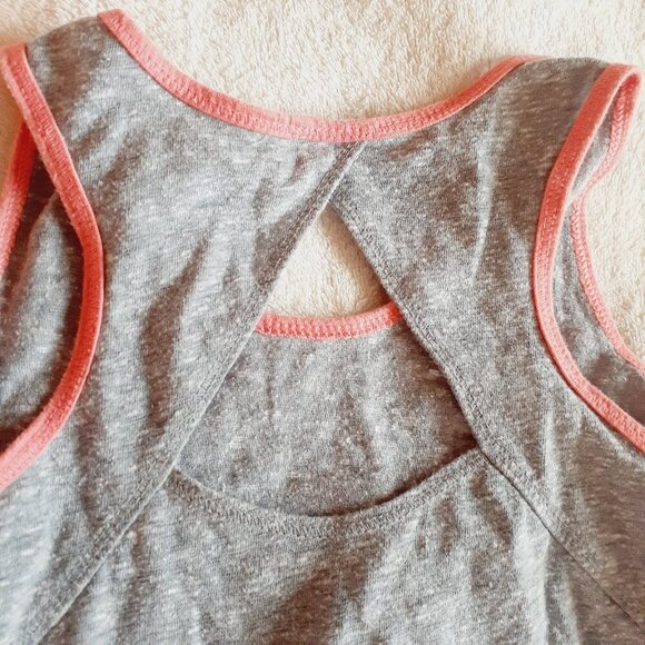 5 Piece Bundle of Girl's Size Small 6-7 Summer Tops - Picture 4 of 16